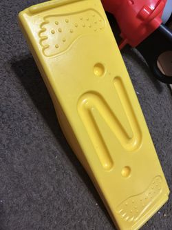 Balance Board Kids Plastic Wobble Board Balance Toys Trainer Board for Kids and Adults for Yoga and Exercise Play