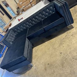 NEW LUXURY VELVET SECTIONAL WITH FREE DELIVERY 