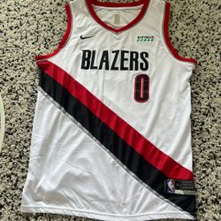 Large Damian Lillard Trailblazers jersey