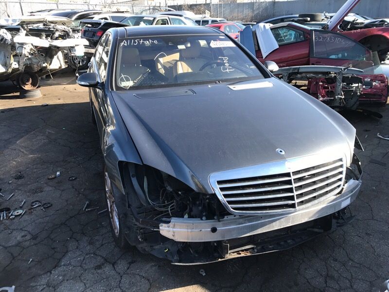 2007 Mercedes-Benz S550 part out