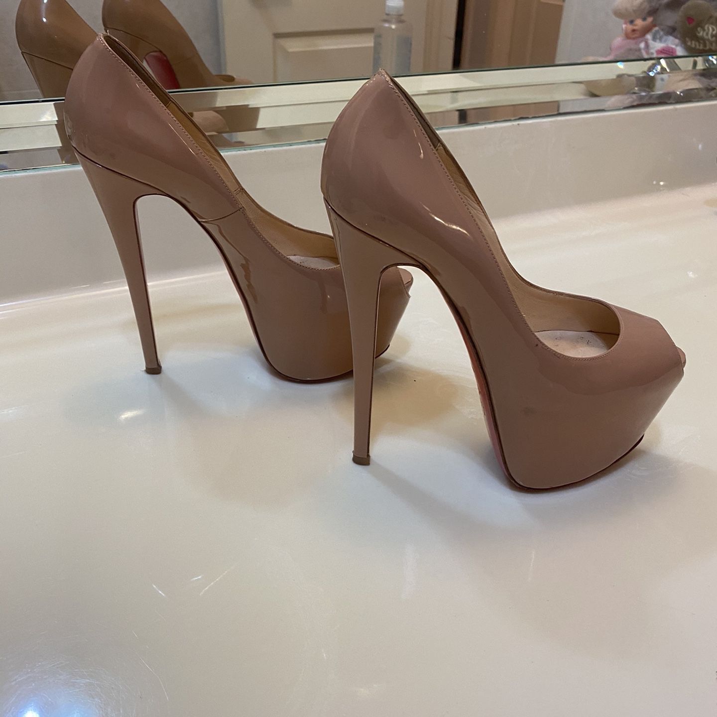 christian lv red bottom heels for Sale in Miami Beach, FL - OfferUp