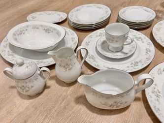 Noritake Ireland “Patience” (Pattern 2964) Dinnerware Lot – 39 Pieces – Pristine dishes, cups, ceramic, porcelain