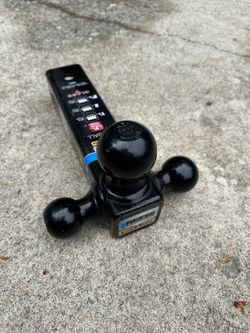 Reese 2.5” three ball tow hitch
