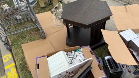 Curb alert: free stuff. Plates, vcr, speaker system,