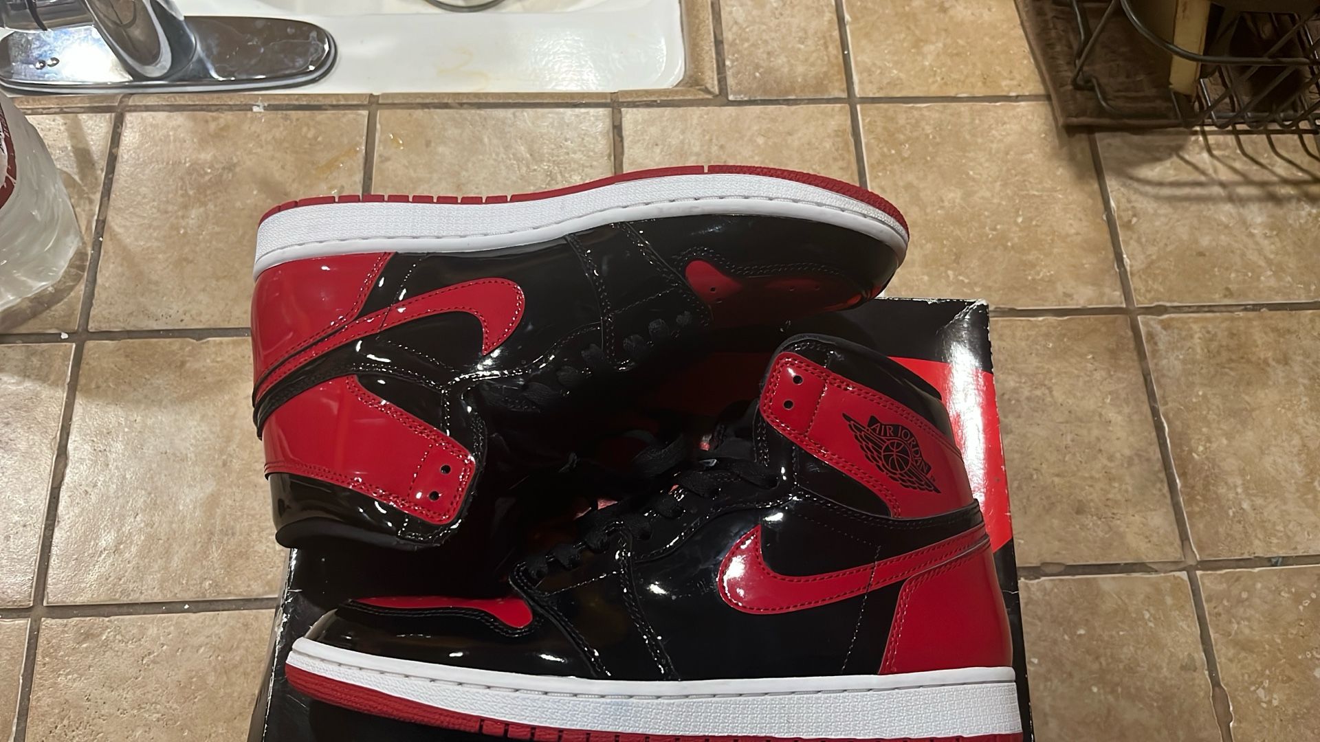 Jordan Retro 1 Bred 