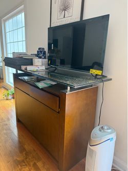 Glass table in great condition with hutch