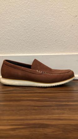Cole Haan ØriginalGrand Venetian Loafers in Brown Leather/Nubuck with white sole.
