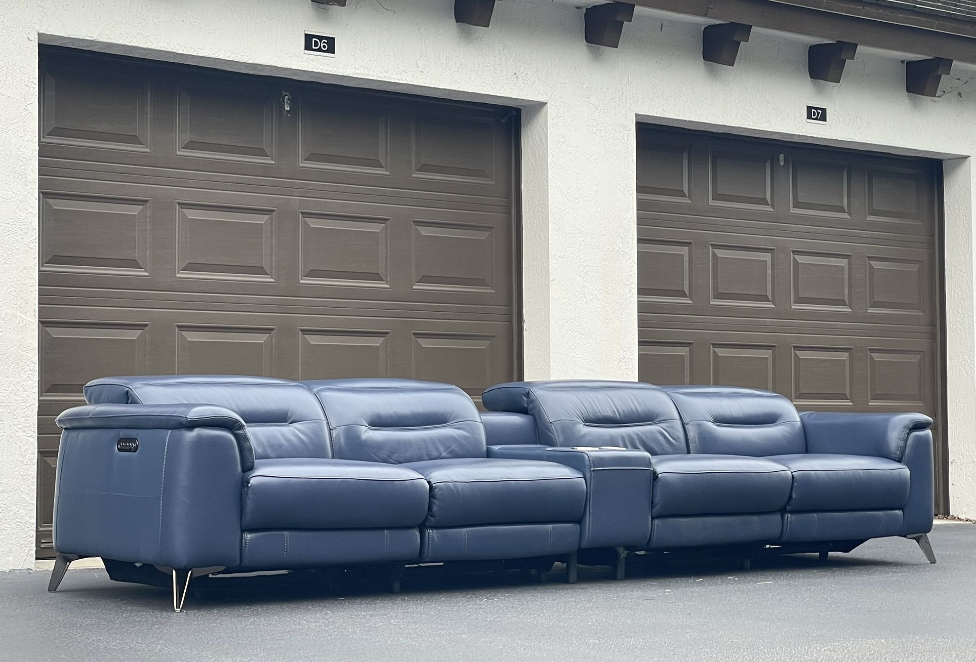 Sofa/Couch Recliners - 5 Months Old - Blue - Real Leather - Delivery Available 🚛