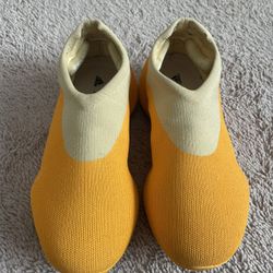 Yeezy Knit Runner