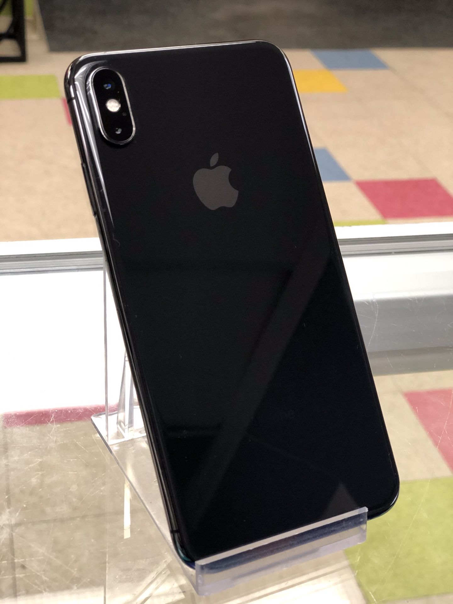 Apple iPhone X 256gb unlocked , sold with store warranty