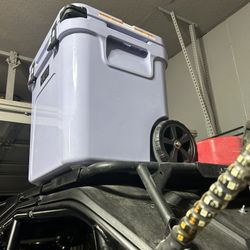 YETI Roadie 48 Wheeled Cooler with Retractable Periscope Handle