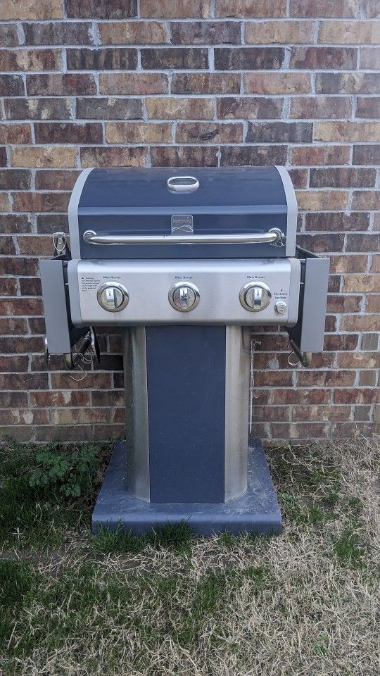 Blue Kenmore 3 -burner Compact Gas Grill Foldable Sides