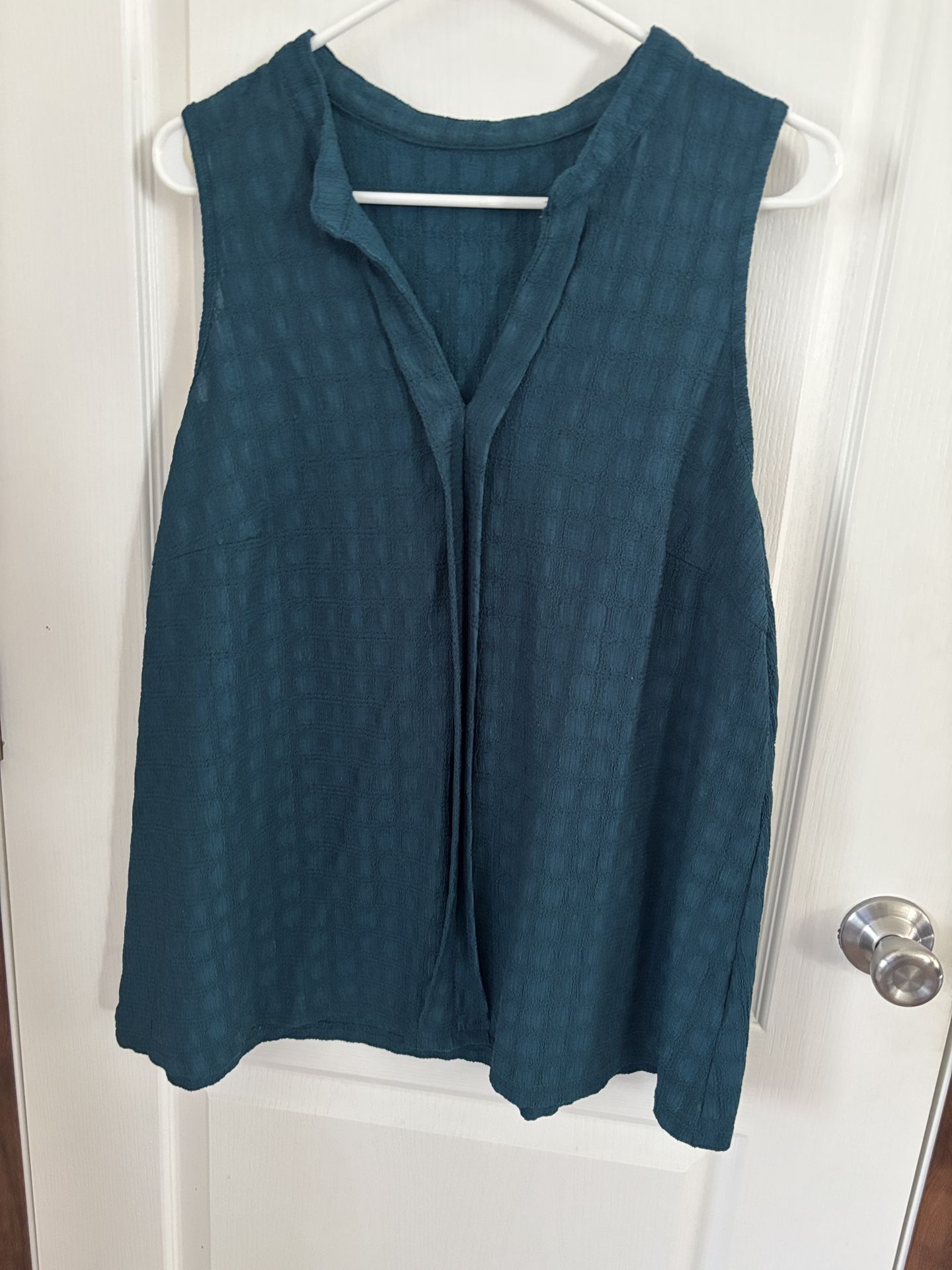 Woman’s Sleeveless Top