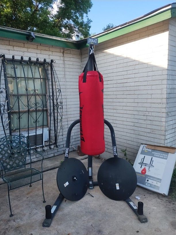 Punching Bag Withstand