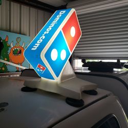 Domino's Car Topper