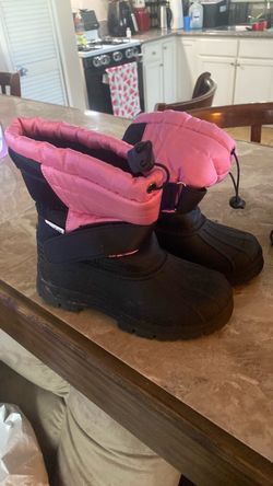Snow boots