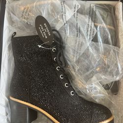 Women’s Black Boots Size 8
