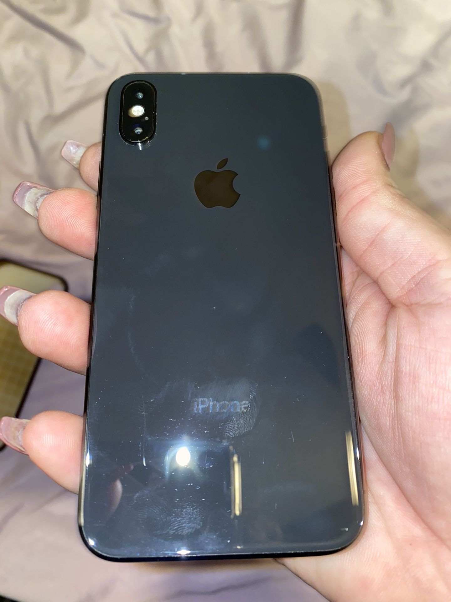 UNLOCKED IPHONE X with free privacy screen