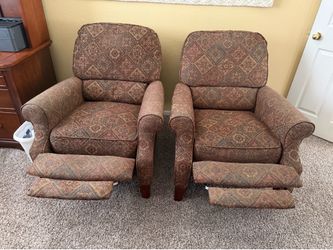 Two beautiful reclining chairs. $25 each