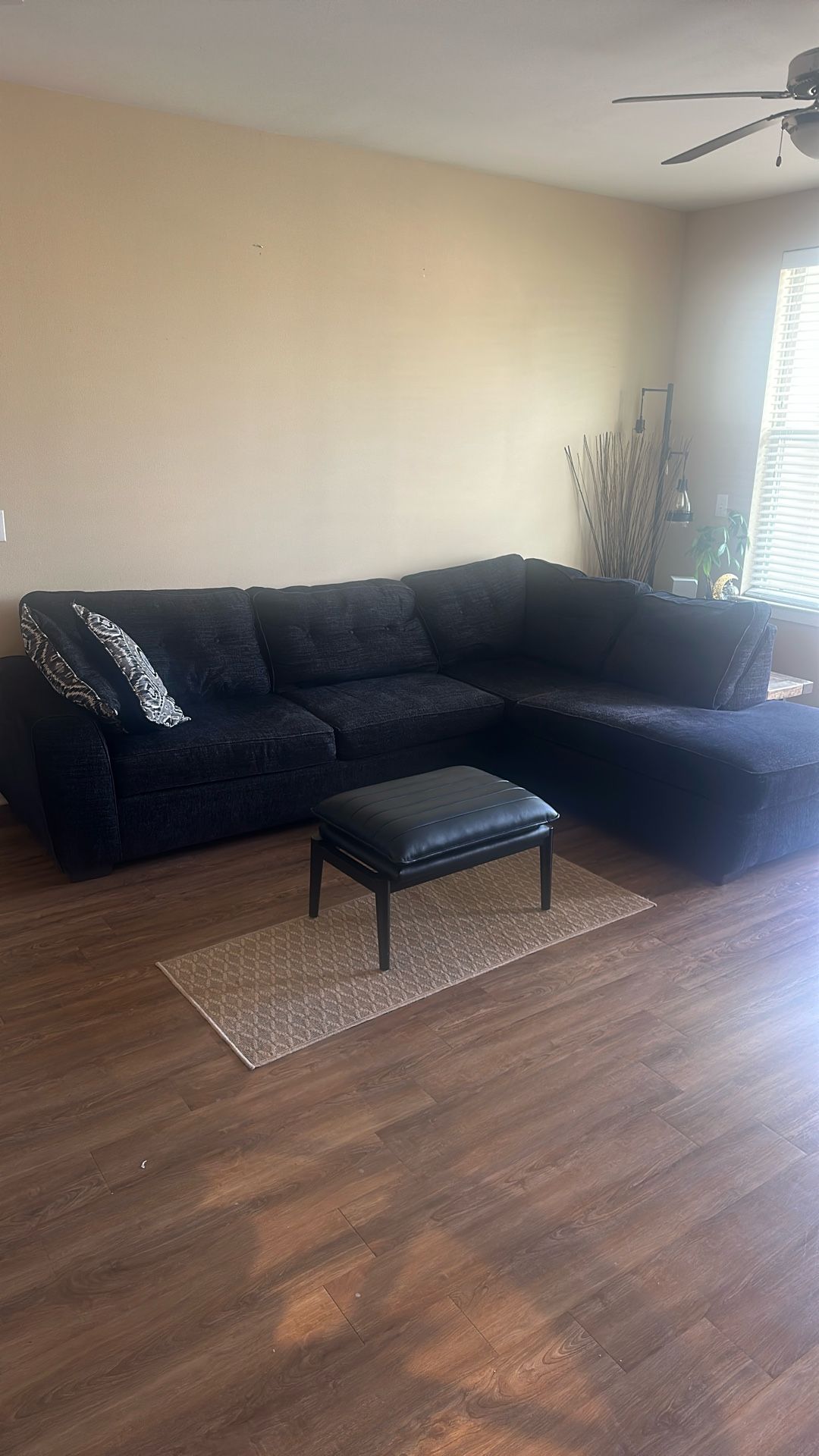 Black Sectional Couch – Great Condition