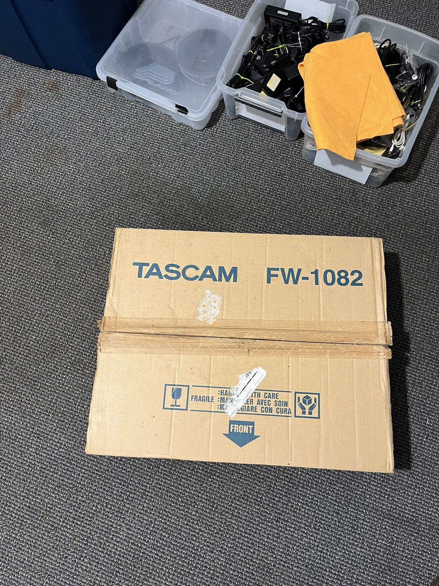 TASCAM FW-1082