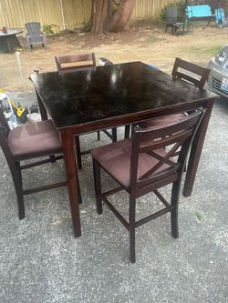 Nice height dining table with 4 chairs
