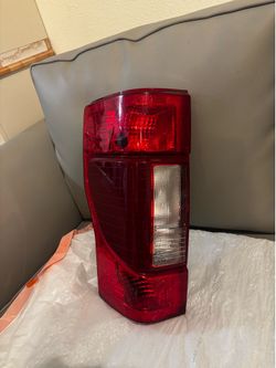 Used Left side halogen tail light 2020-2022 Ford F 250, F 350 or F 450 Super duty track