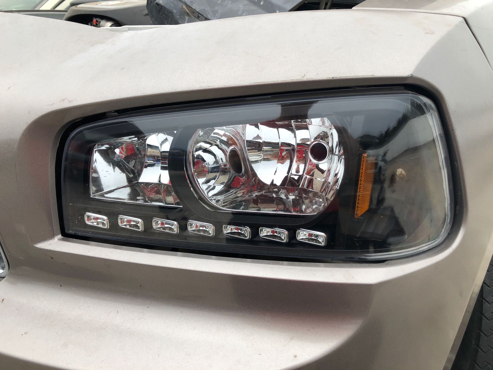 2007 Dodge Charger headlights