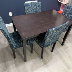 Dining Table With 4 Chairs 