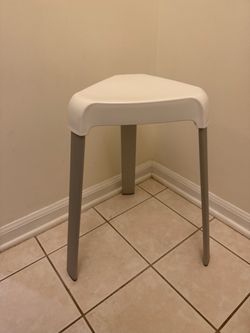 Smart foot shower stool