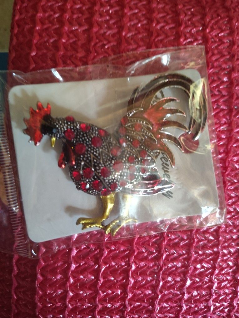 Red Rhinestone Rooster Broche New