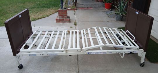 Full electric medical bed (Head and foot motorized) great condition.