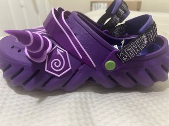Yu gi oh dark magician crocs size 9
