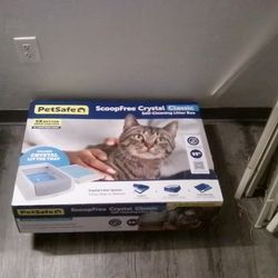 Petsafe Self Cleaning Litter Box 
