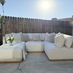 🔥 COSTCO MODERN WHITE SECTIONAL COUCH – LIKE NEW! | Delivery Available 🚚