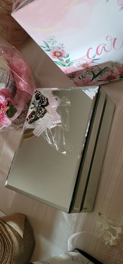 Jewelry box