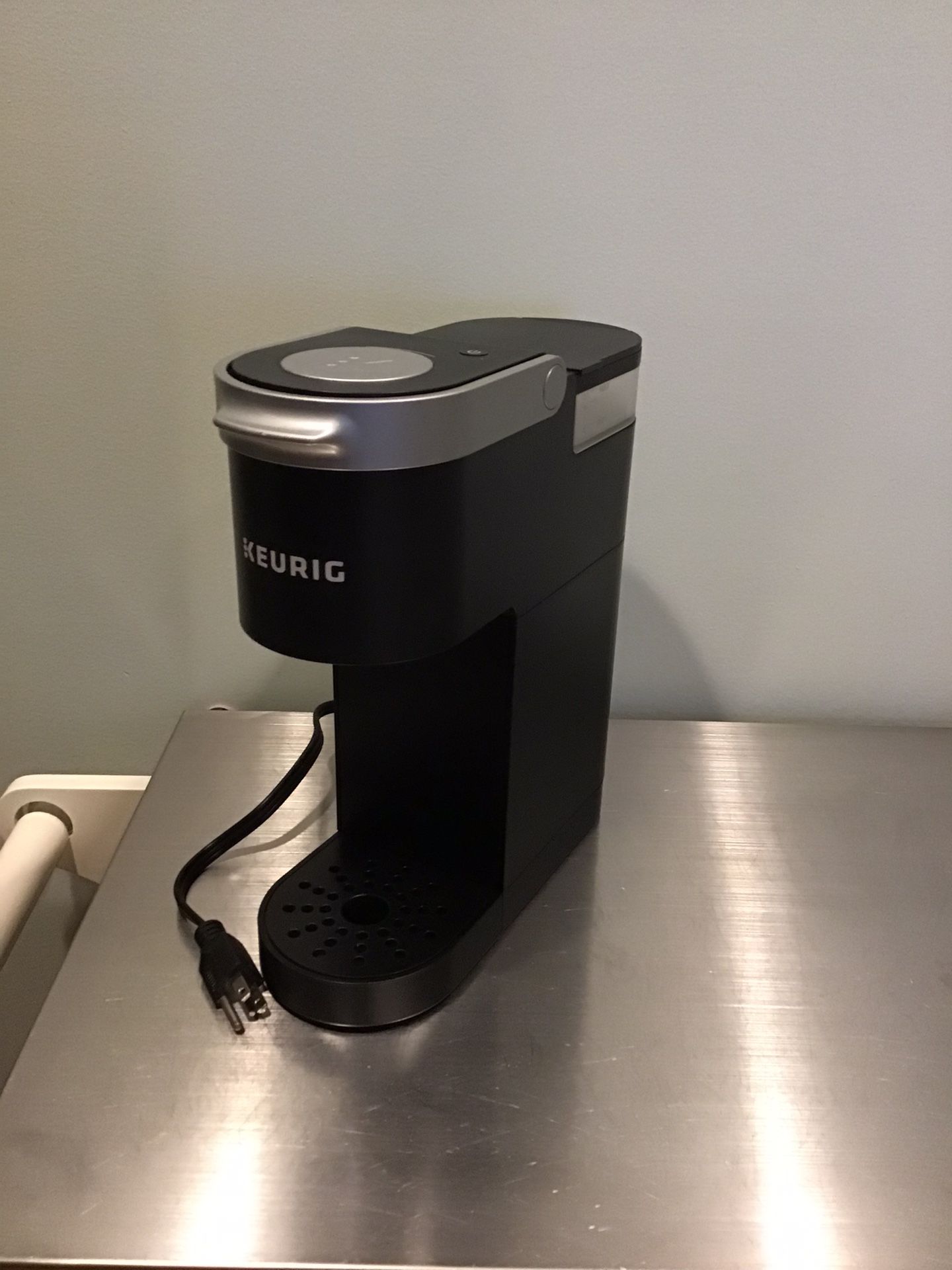 Keurig K-Mini Single Serve K-Cup Pod Coffee Maker 
