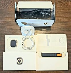 Apple Watch Ultra 49mm (Titanium/Cellular) - Black/Gray Trail Loop (M/L)