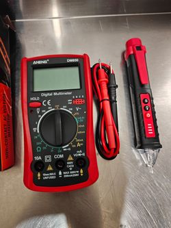 Digital Multimeter with Voltage Detector