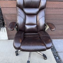 Lane Leather Executive Office Chair – Solid & Comfortable