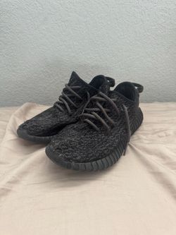 Adidas Yeezy Pirate Black Size 7M