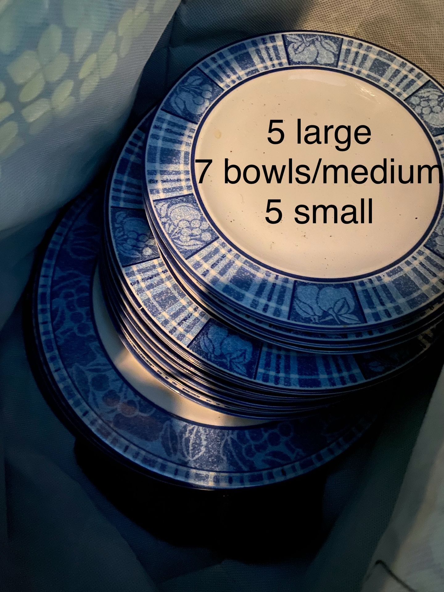 Blue Dishes 17 Pieces