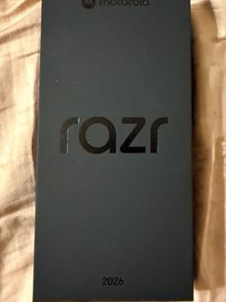 Motorola Razr Smartphone Box