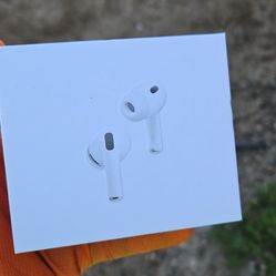 Apple AirPods Pro 3 (USB-C) BRAND NEW Sealed