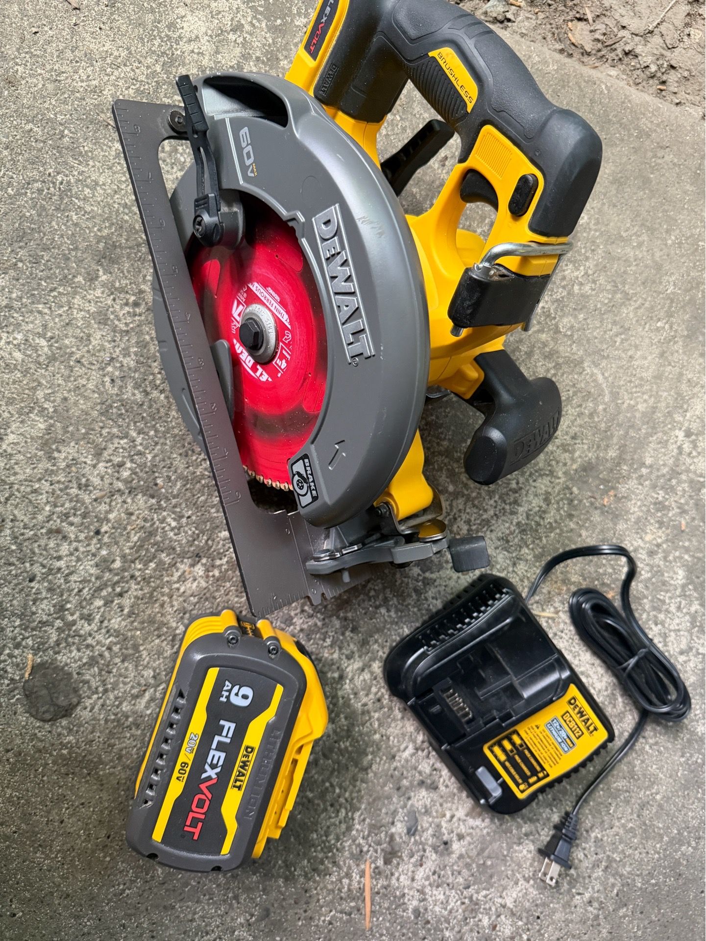 Dewalt skillsaw 20v