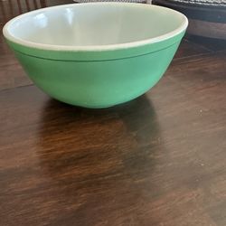 2 Pyrex Bowls 