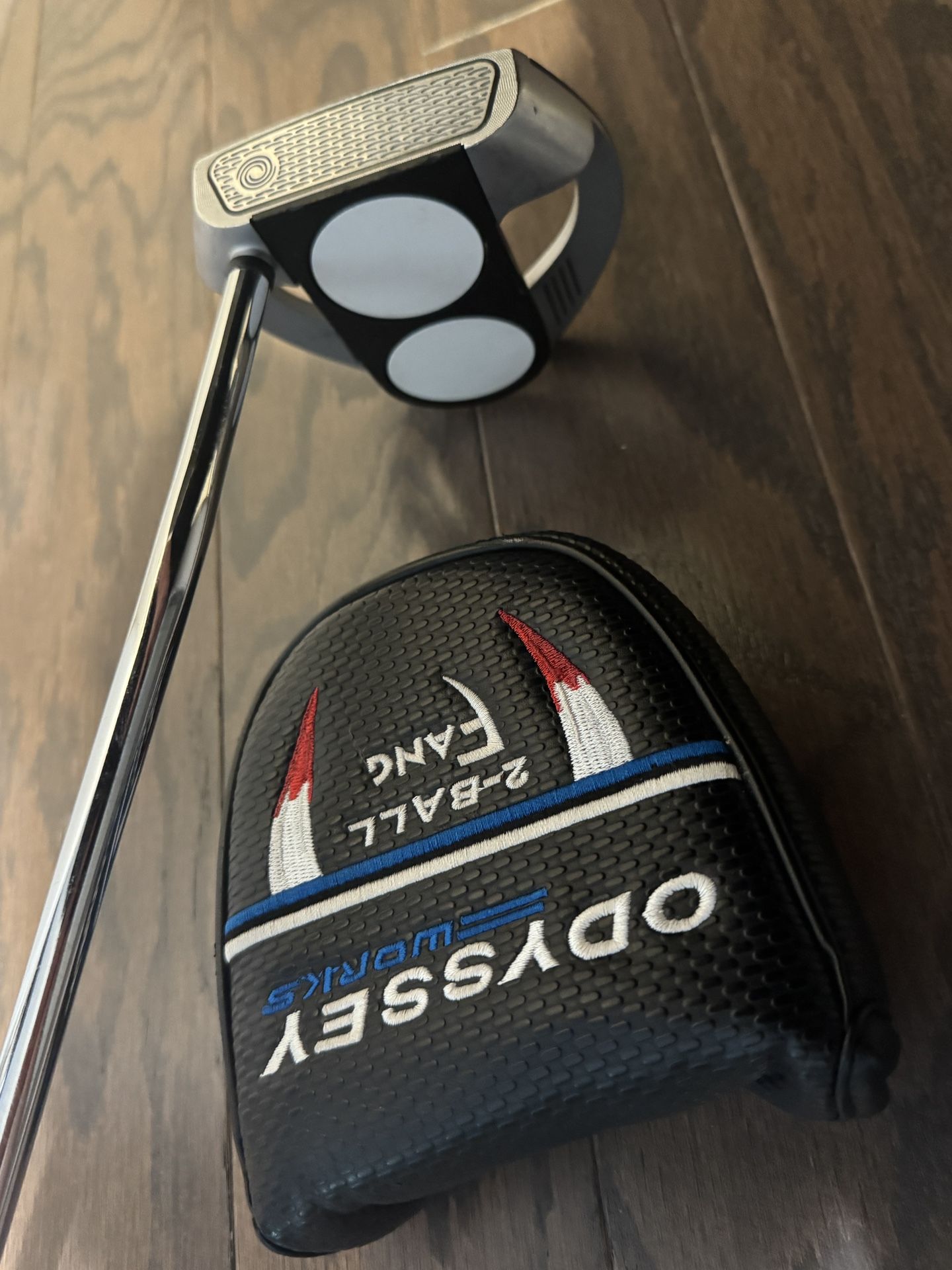 Odyssey Works 2 Ball Fang Versa Tank Putter Right Handed 33 in