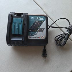 Makita Fast Charger