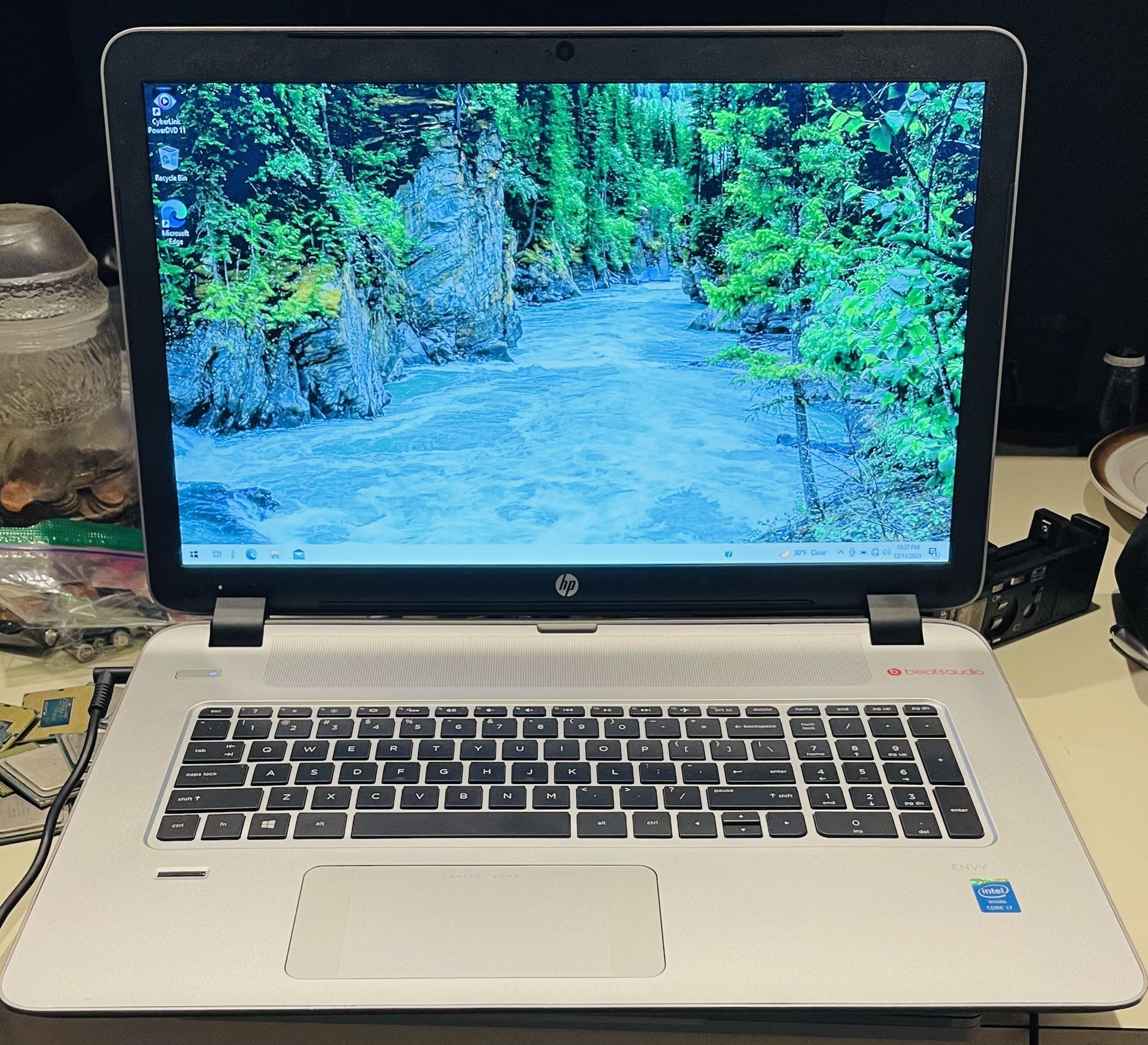 hp envy Quad core i7 windows 10 12gb ram 512gb ssd