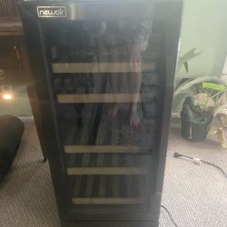 Newair  Wine Fridge With Lock